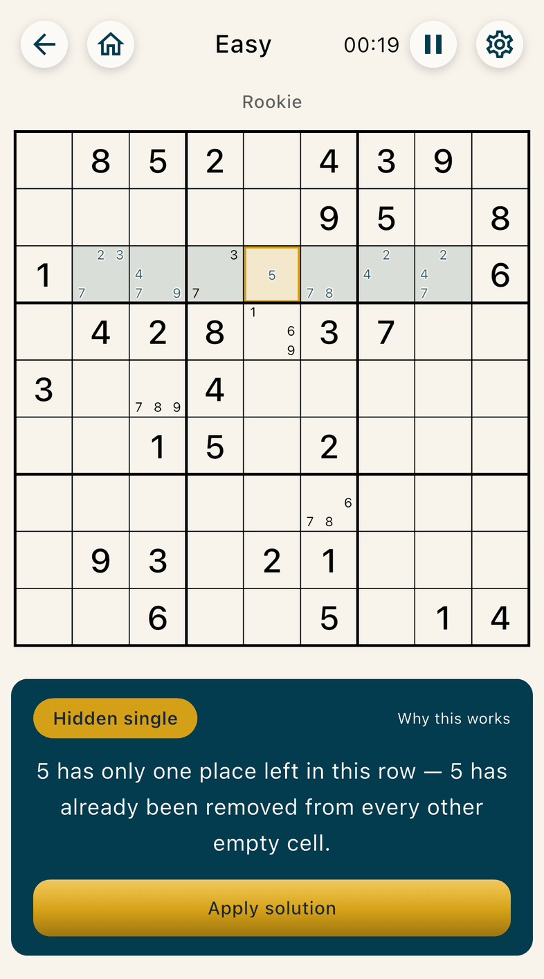 The hint explained: a panel under the board names the technique, Hidden single, says that 5 has only one place left in this row, and has an Apply solution button.