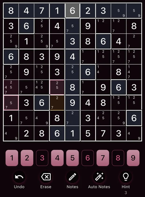 The Rose Quartz theme in dark mode: a Sudoku board, the number buttons and the Undo, Erase, Notes, Auto Notes and Hint buttons.
